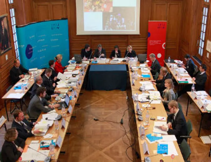 une-verwaltungsrat-sitzung-2013.jpg