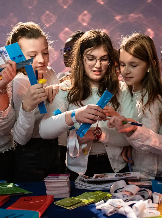 Kinder beim Neujahrsempfang in Paris