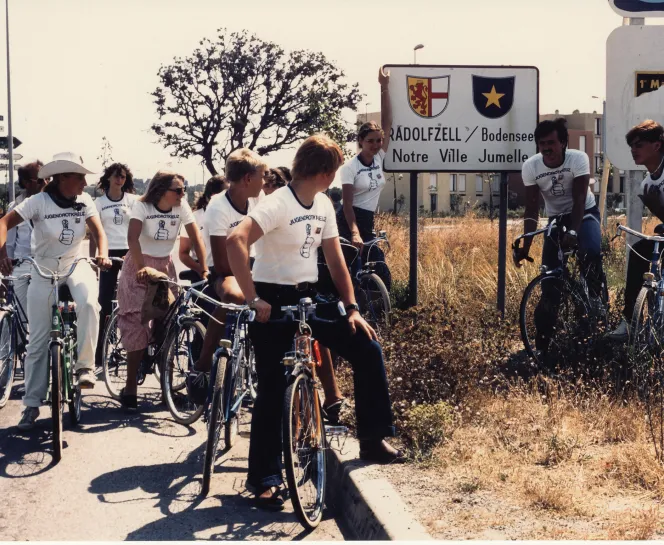 Ofaj 06 cyclistes.jpg